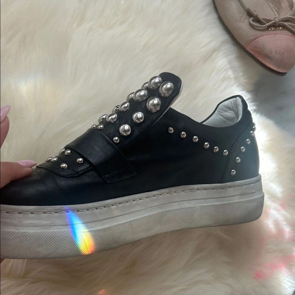 Black Leather Studded Women's Slip-On Sneakers high end Sz 7